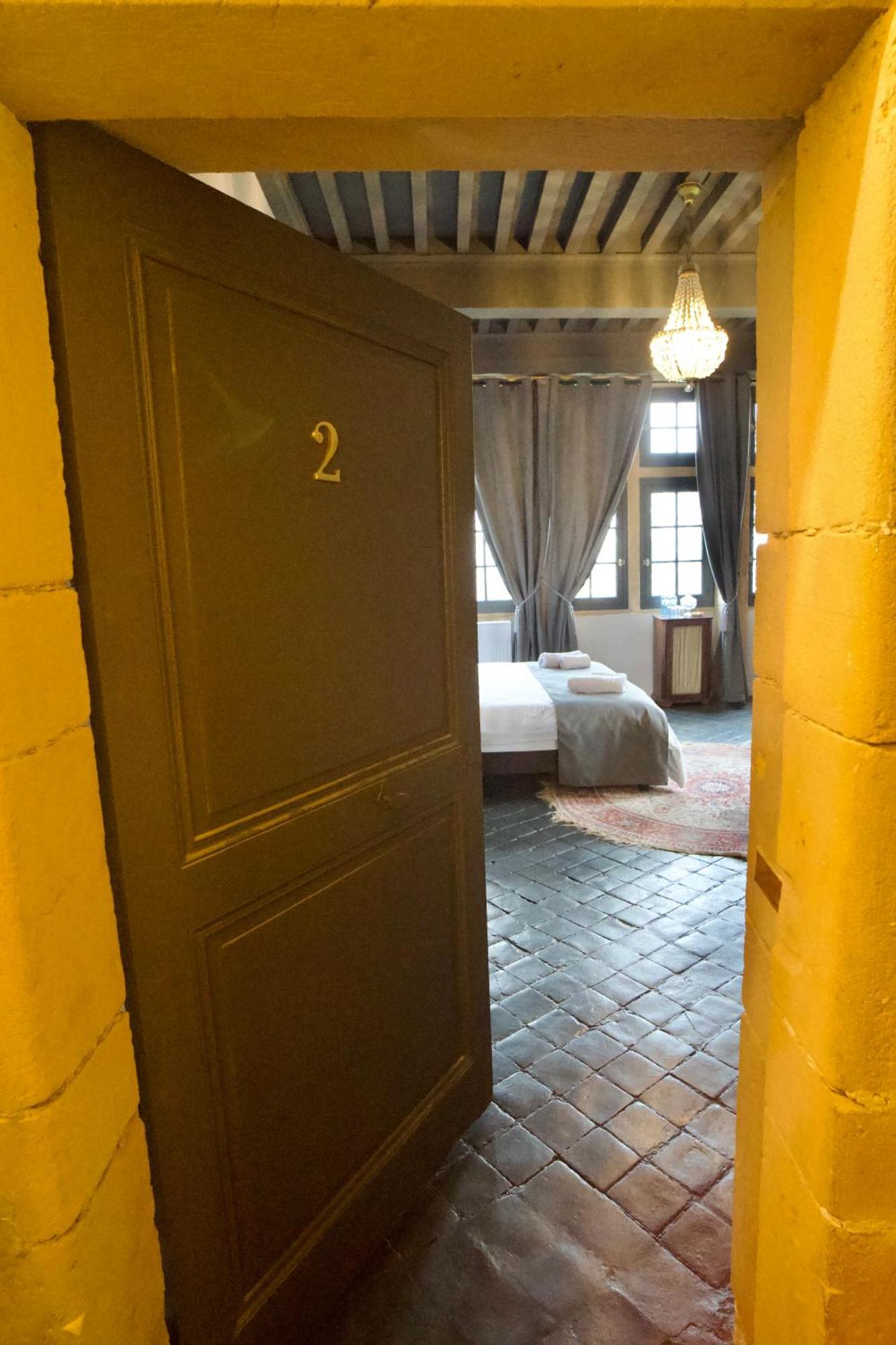 Genay  Chateau De Rance Bed & Breakfast エクステリア 写真